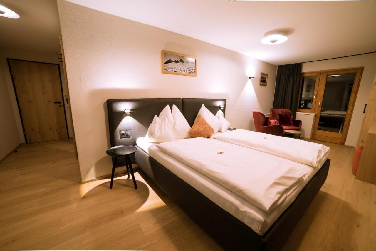 Hotel Bradabella - Montafon ガルゲレン エクステリア 写真