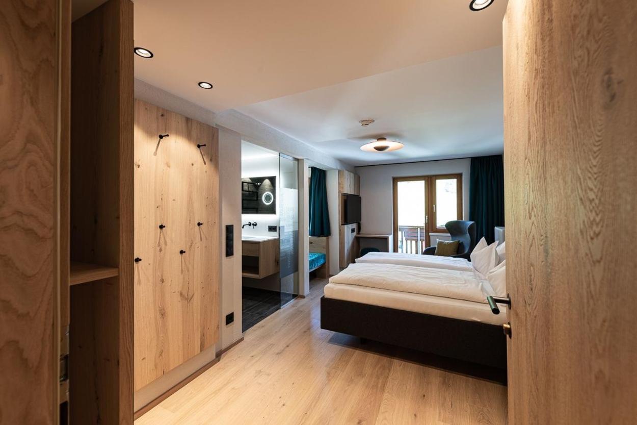 Hotel Bradabella - Montafon ガルゲレン エクステリア 写真