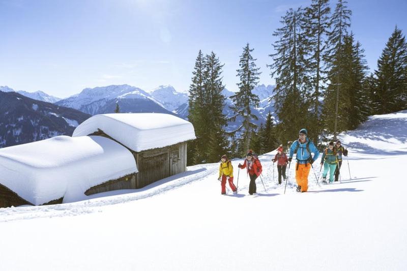 Hotel Bradabella - Montafon ガルゲレン エクステリア 写真