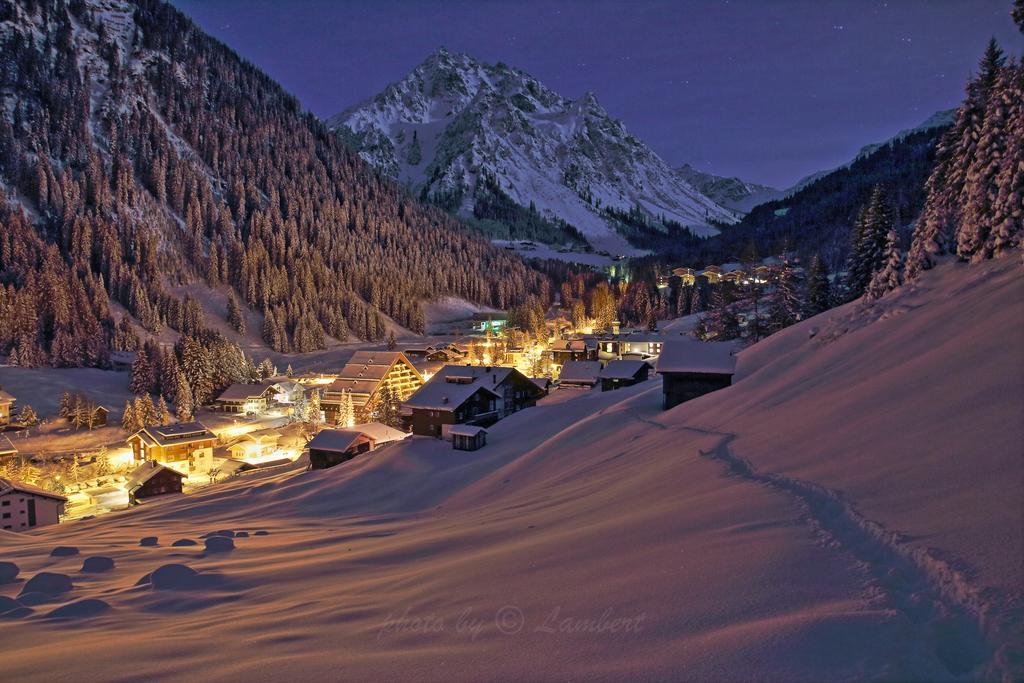 Hotel Bradabella - Montafon ガルゲレン エクステリア 写真